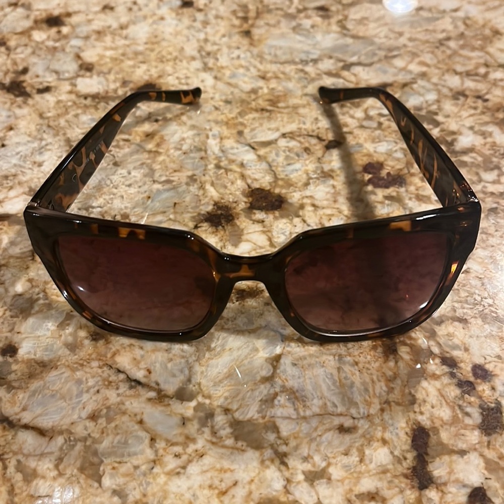 Tortoiseshell Oscar De La Renta Sunglasses